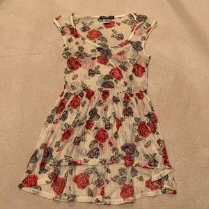 HIP happening in the present 2000’s floral lace babydoll top